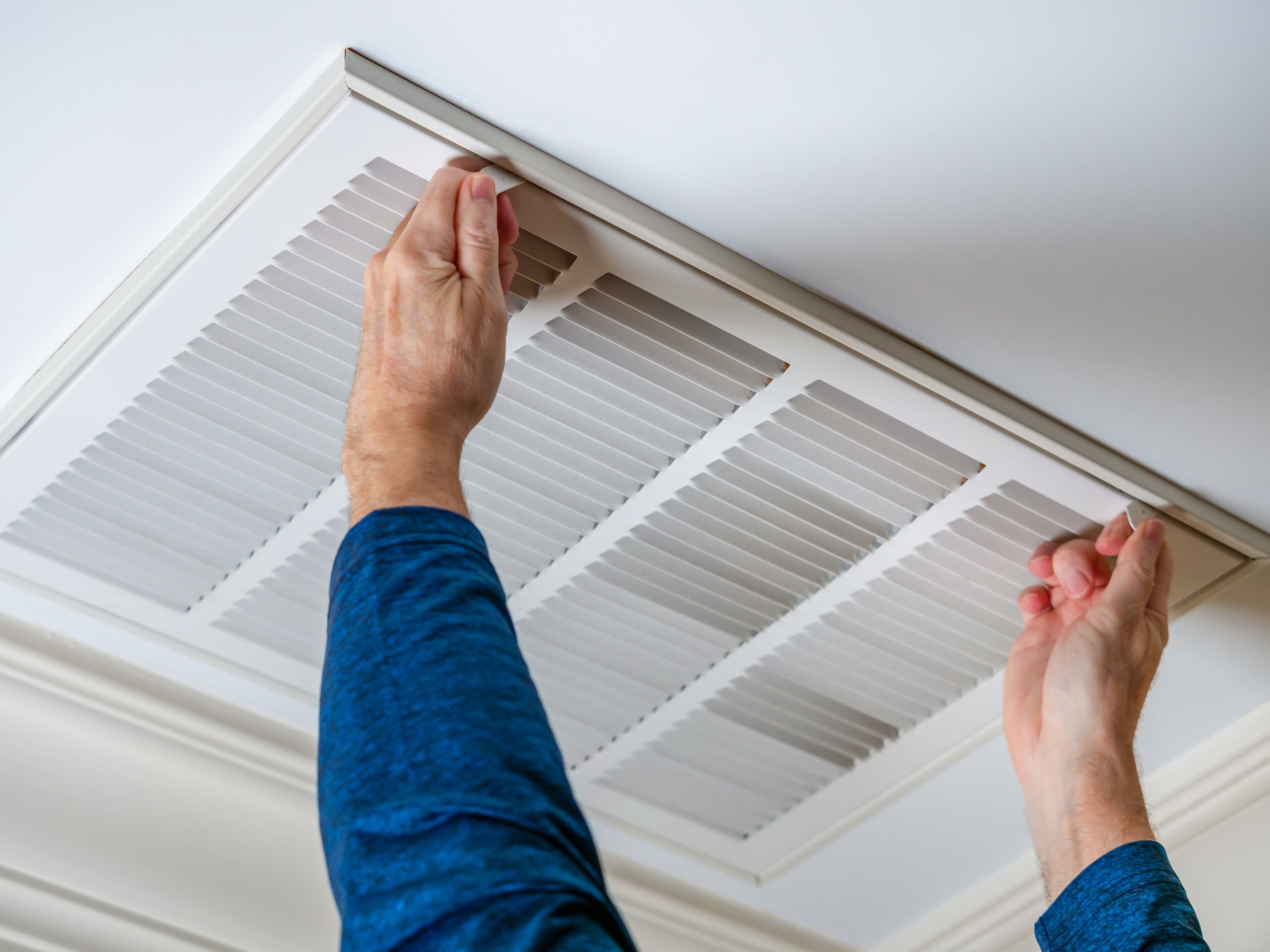 How To Clean an Air Duct: Do's and Don'ts