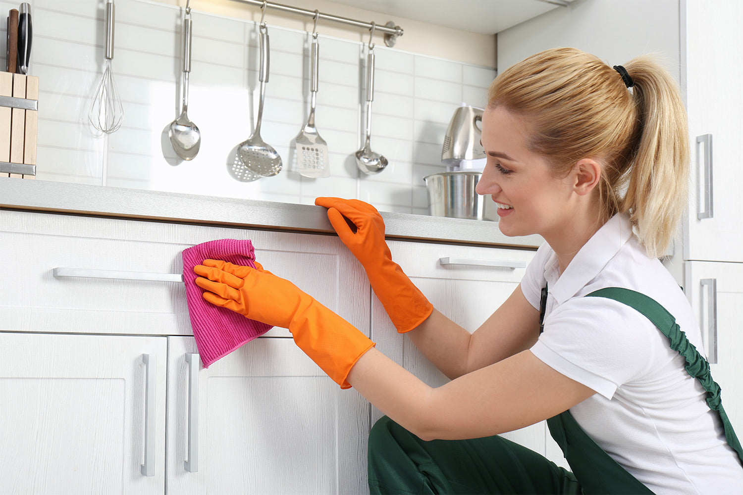 Actionable Tips for How To Clean Kitchen Cabinets