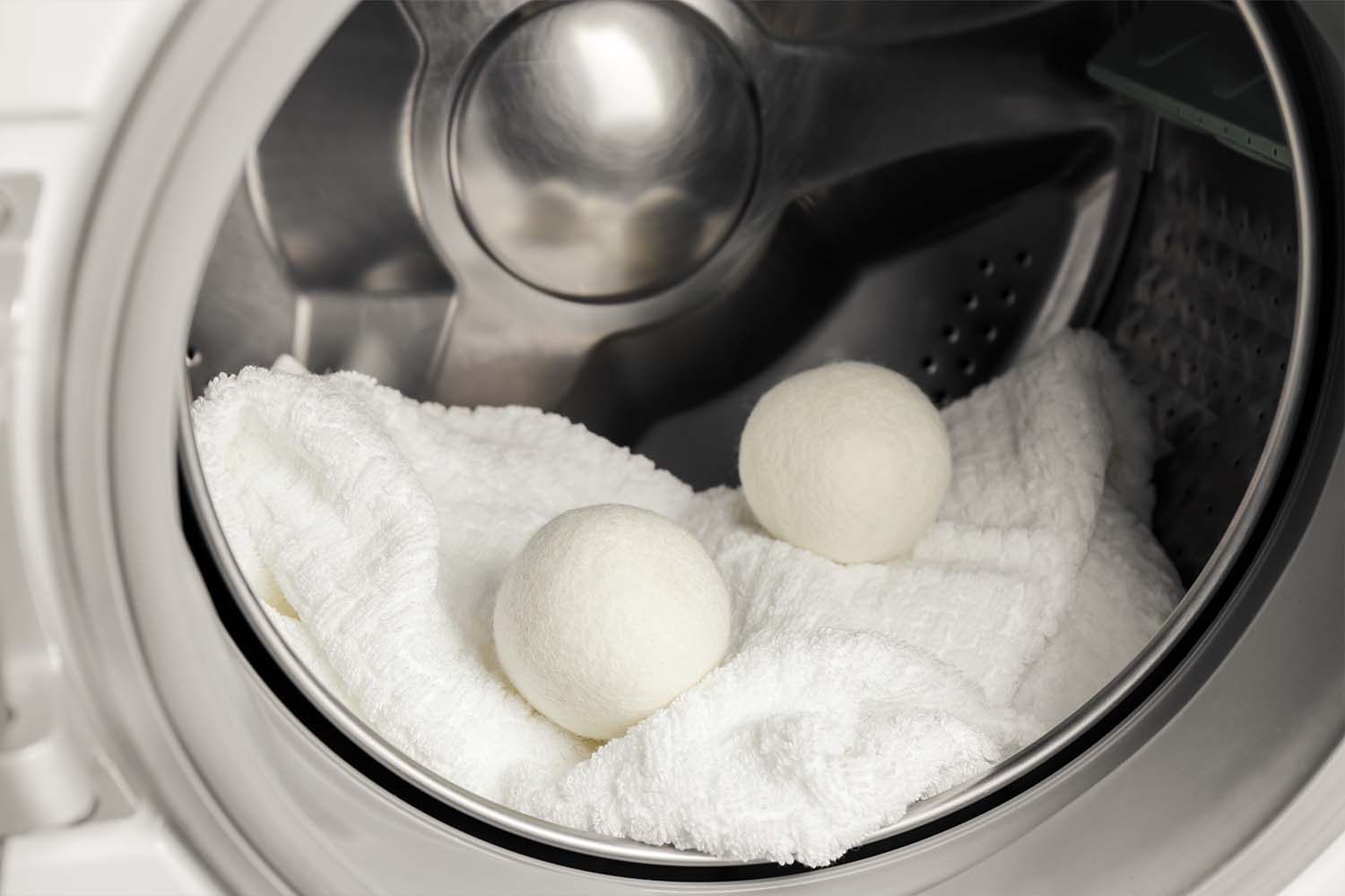 How To Use Wool Dryer Balls: The Complete Guide, image size:1500x1000